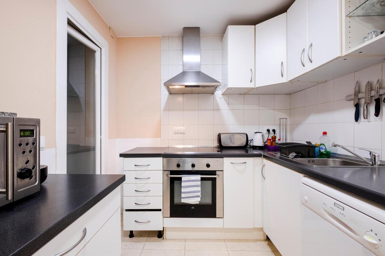 Three Bedroom Apartment In Sants Barcelona Eksteriør bilde