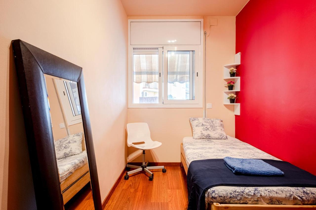 Three Bedroom Apartment In Sants Barcelona Eksteriør bilde