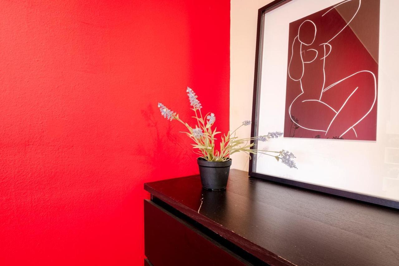 Three Bedroom Apartment In Sants Barcelona Eksteriør bilde
