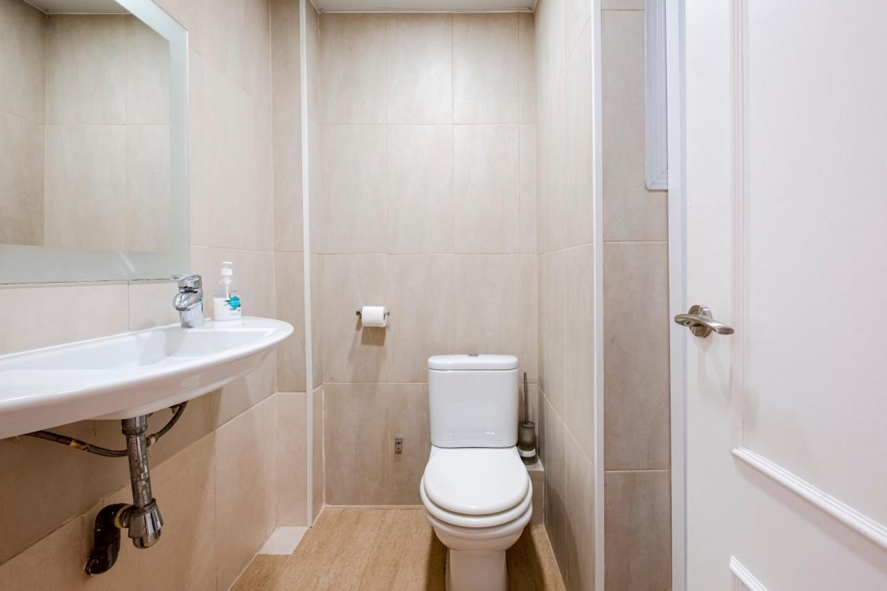 Three Bedroom Apartment In Sants Barcelona Eksteriør bilde