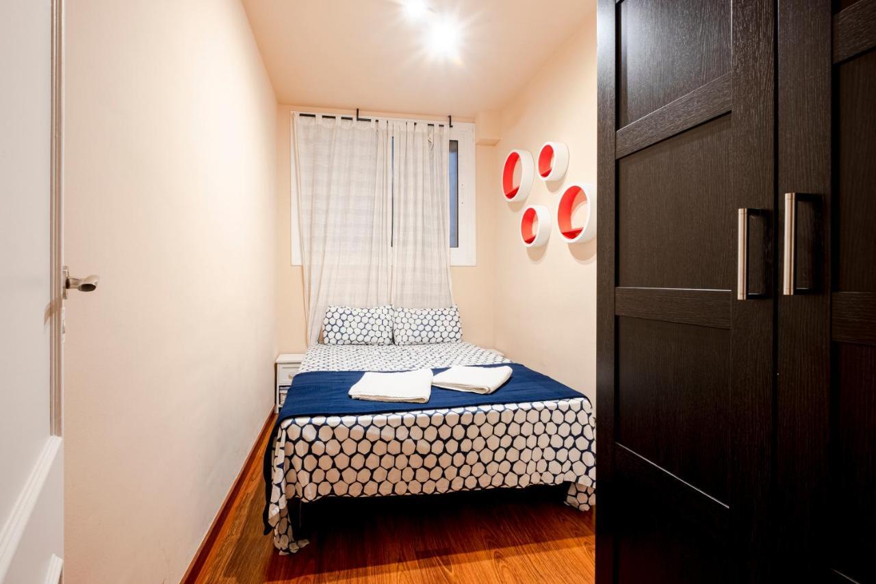 Three Bedroom Apartment In Sants Barcelona Eksteriør bilde