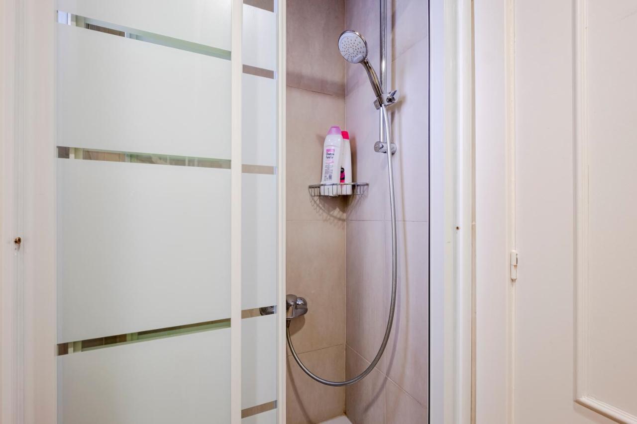 Three Bedroom Apartment In Sants Barcelona Eksteriør bilde